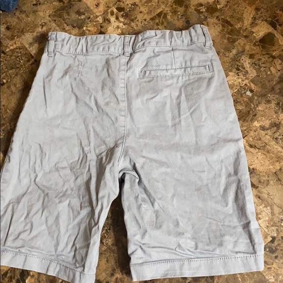 Old navy grey shorts size 12 boys - Picture 2 of 4